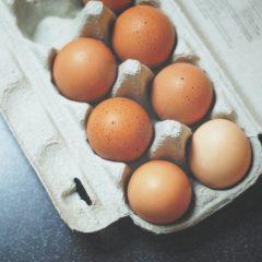 Jakie jaja wybierać? Posłuchaj rad dietetyków