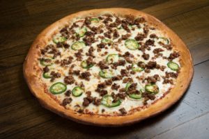 Klasyczna pizza to nic złego – pizzeria 24h Warszawa. Catering z dowozem nocą Warszawa