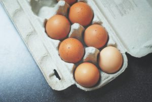 Jakie jaja wybierać? Posłuchaj rad dietetyków